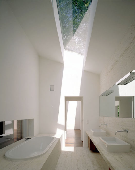 Particolare bagno abitazione realizzata dallo studio Titus Bernhard Architekten BDA