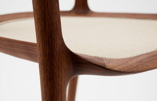 Sedia in legno di Inoda Sveje Design Studio